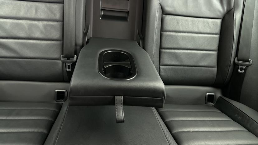 Rear Armrest/ Cup Holder