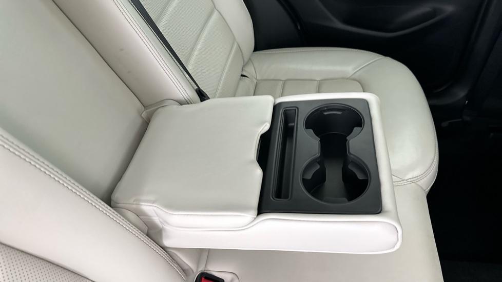 Rear Armrest/ Cup Holder