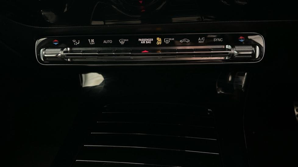 Dual Climate Control / Air Conditioning 