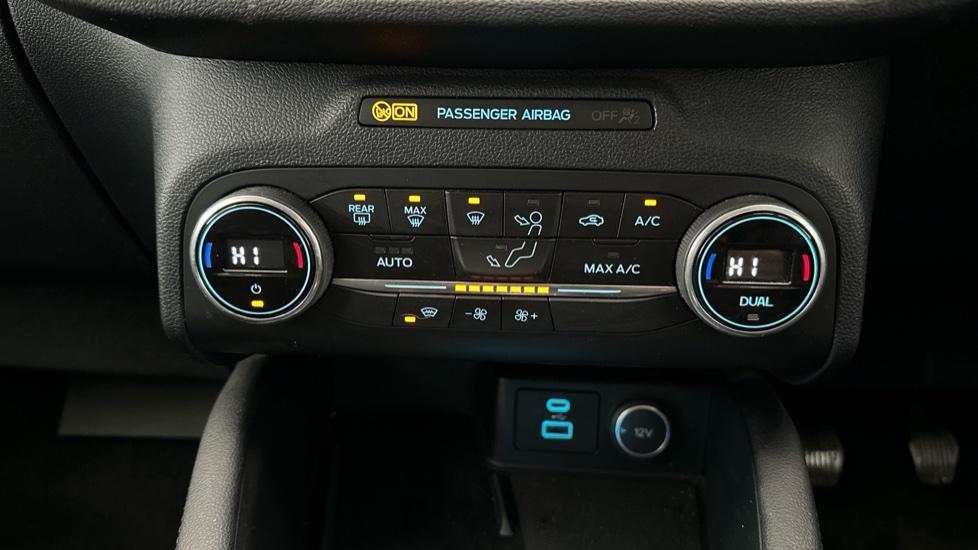 Air Conditioning /Dual Climate Control 