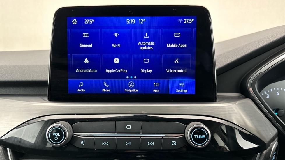 Apple Car Play & Android Auto