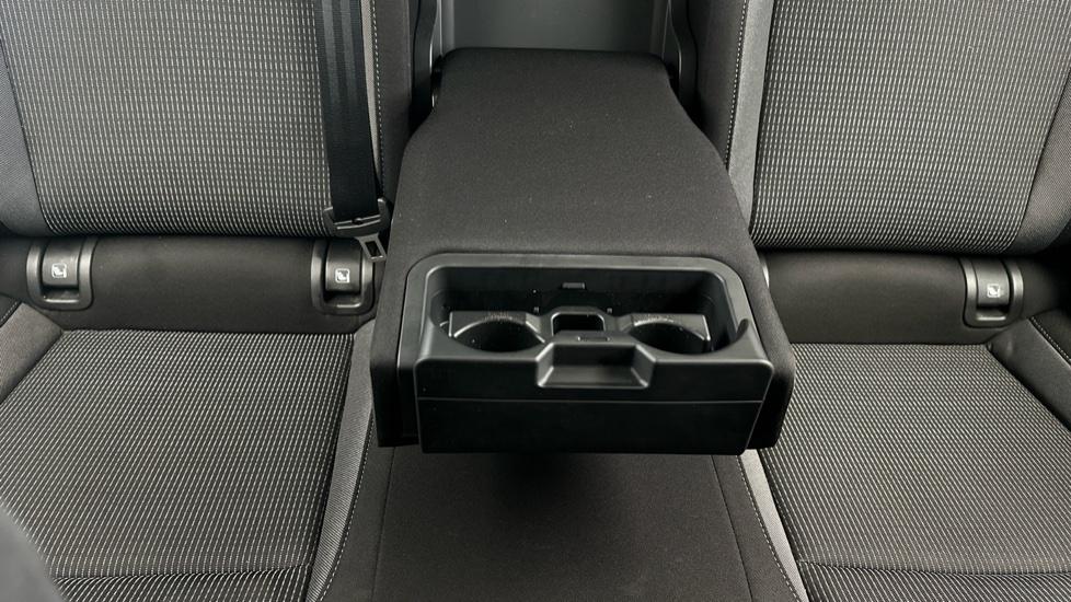 Rear Armrest/ Cup Holder