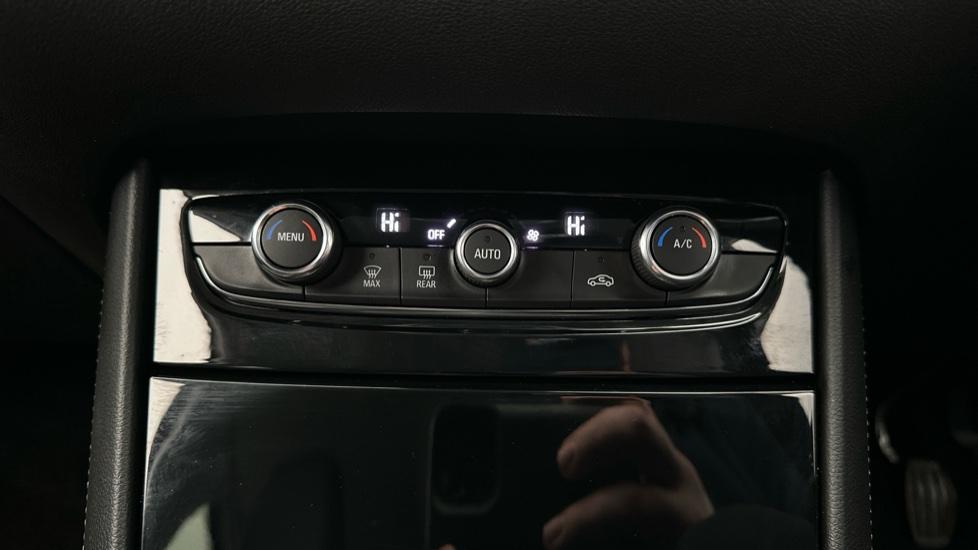 Dual Climate Control / Air Conditioning 