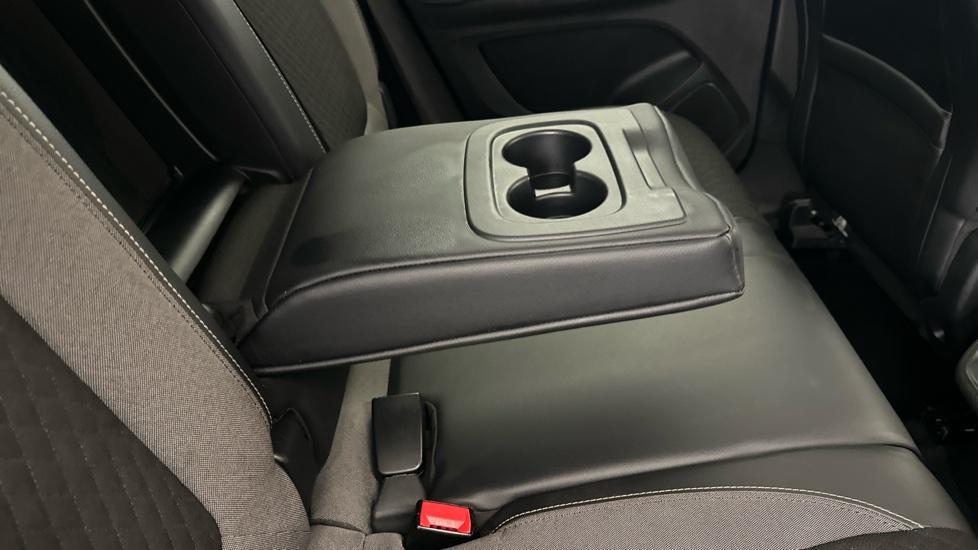 Rear Armrest/ Cup Holder