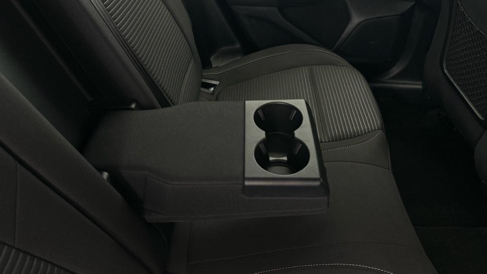 Rear Armrest/ Cup Holder