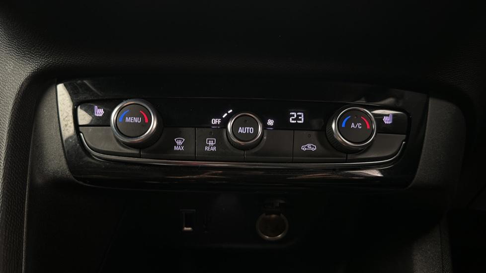 Air conditioning/Dual climate control/Heated seats 