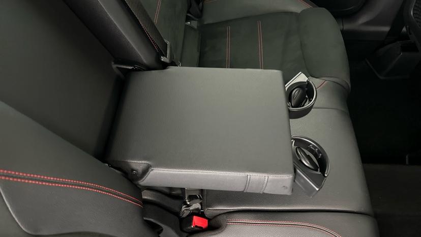 Rear Armrest/ Cup Holder