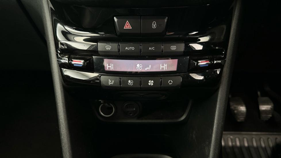 Dual Climate Control / Air Conditioning 