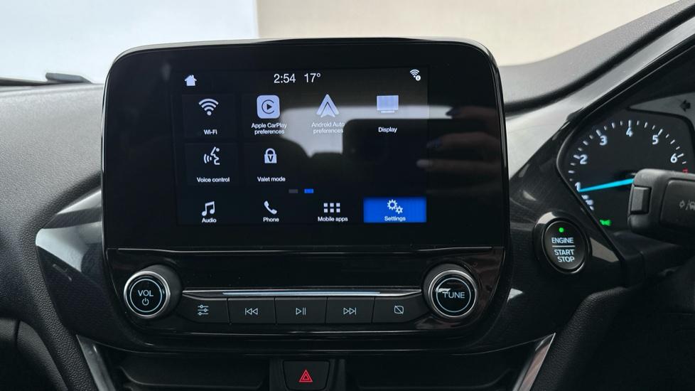 Apple CarPlay / Android Auto 