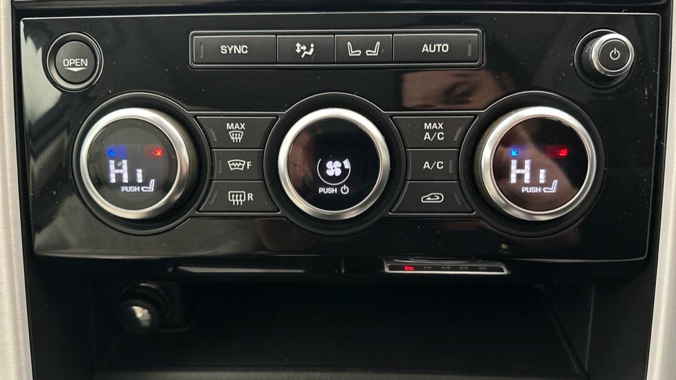 Air Conditioning /Dual Climate Control 