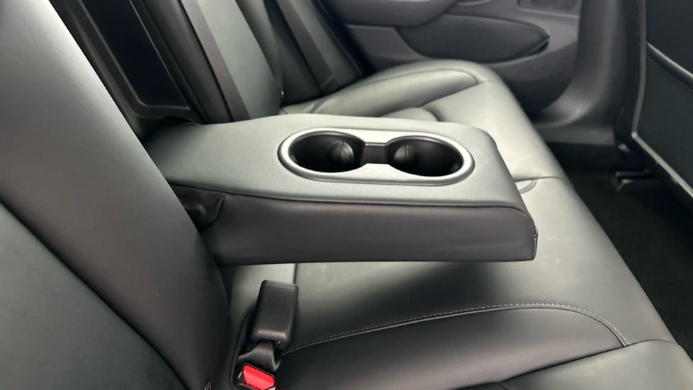 Rear Armrest/ Cup Holder