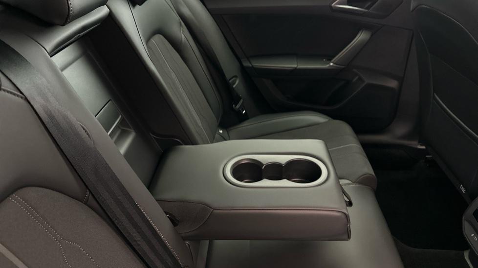 Rear Armrest/ Cup Holder