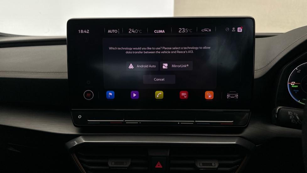 Apple Car Play & Android Auto