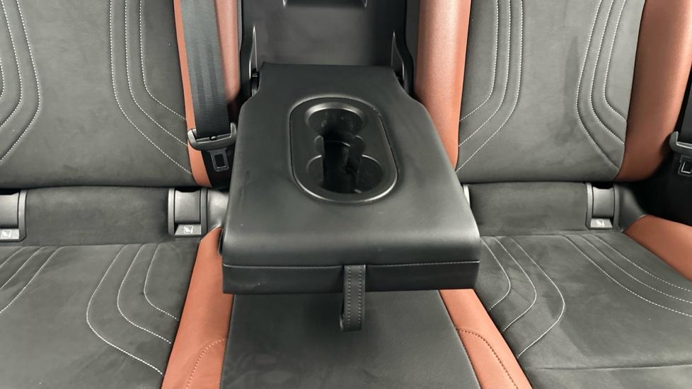 Rear Armrest/ Cup Holder