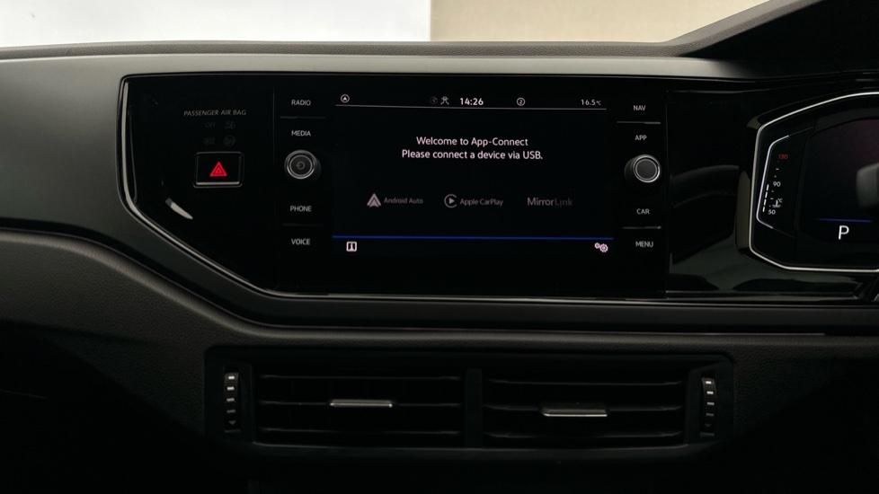 Apple Car Play & Android Auto