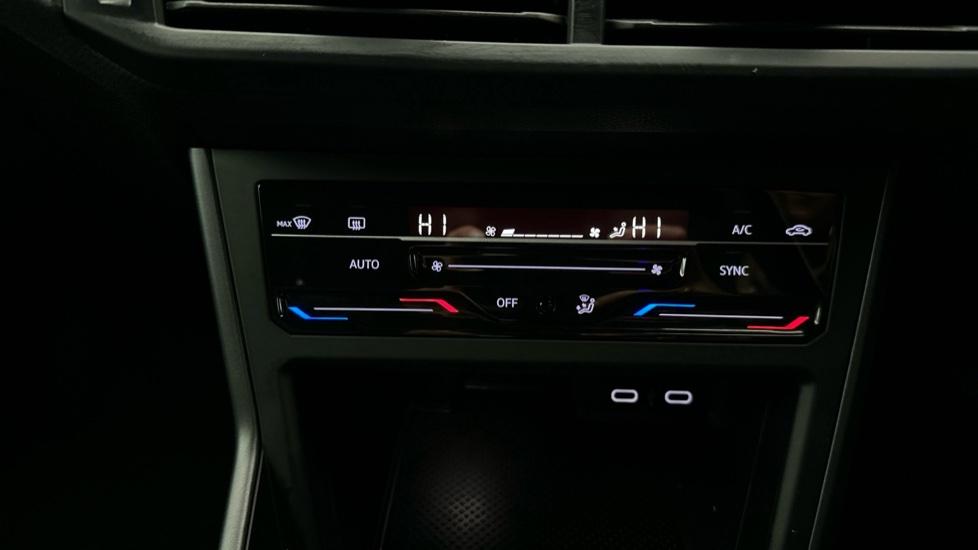 Air Conditioning /Dual Climate Control 