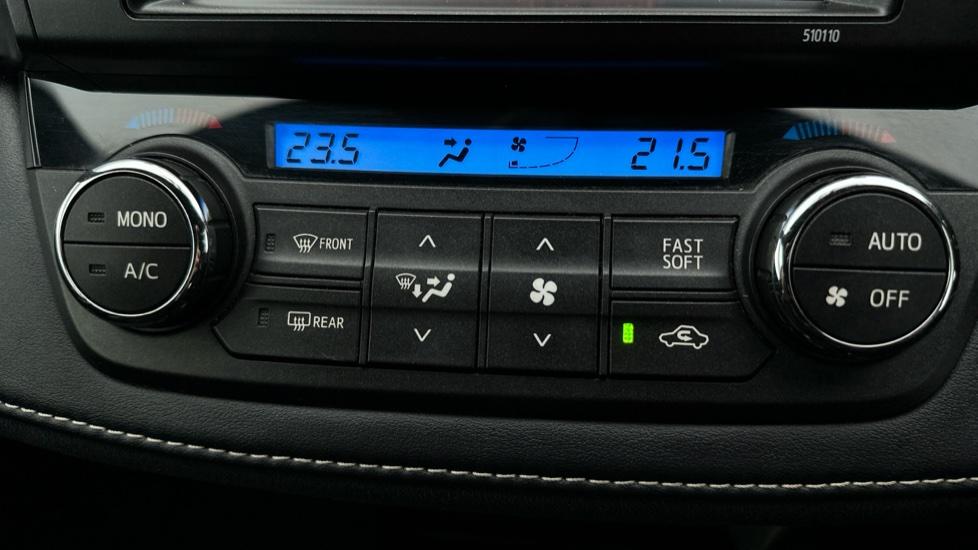 Air Conditioning /Dual Climate Control 