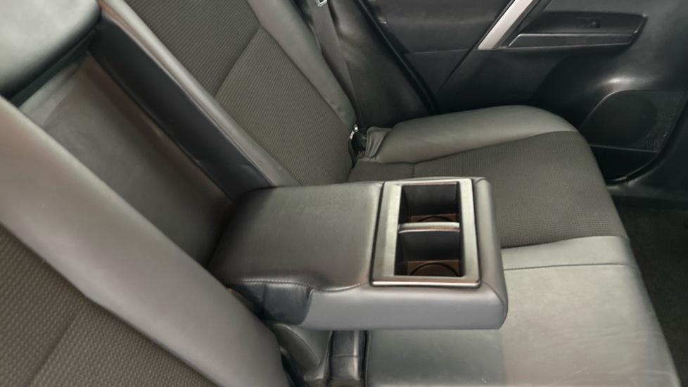 Rear Armrest/ Cup Holder