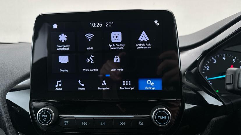 Apple Car Play & Android Auto