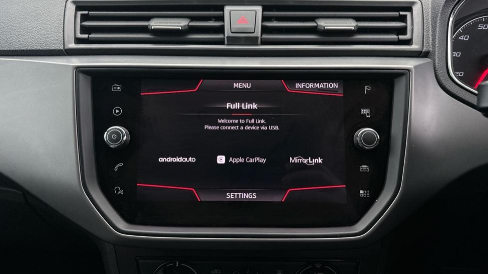 Apple Car Play & Android Auto