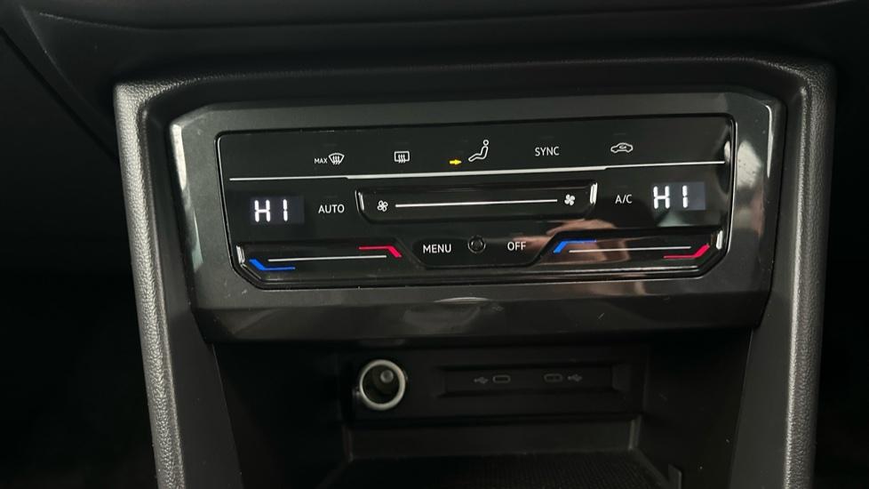 Air Conditioning /Dual Climate Control 