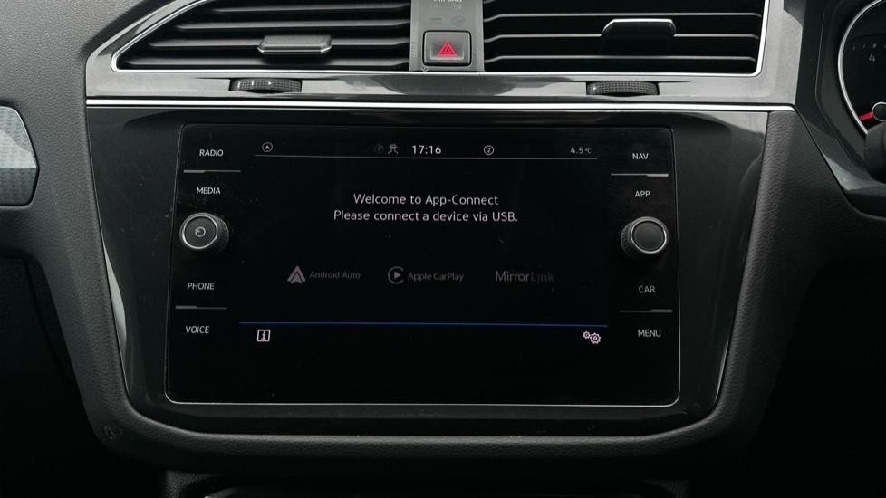 Apple Car Play & Android Auto