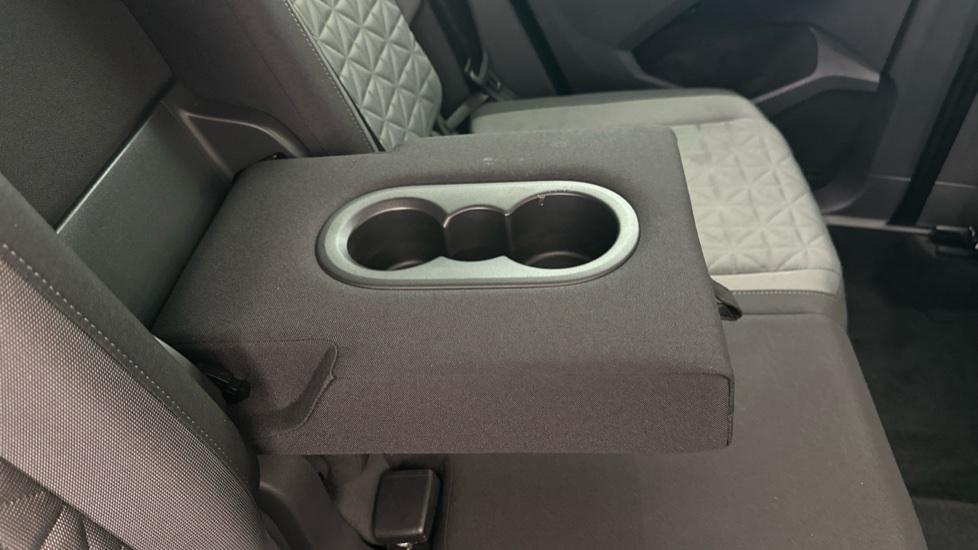 Rear Armrest/ Cup Holder