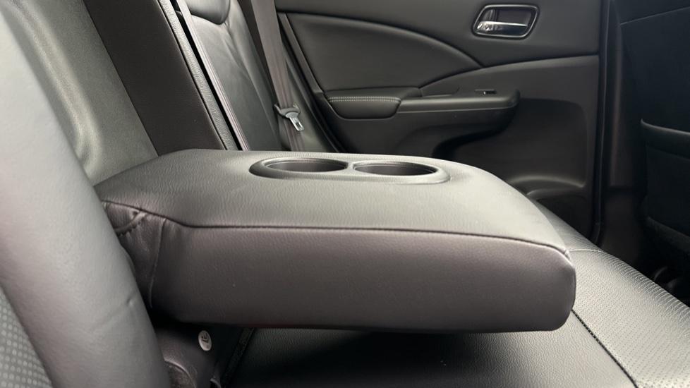 Rear Armrest/ Cup Holder