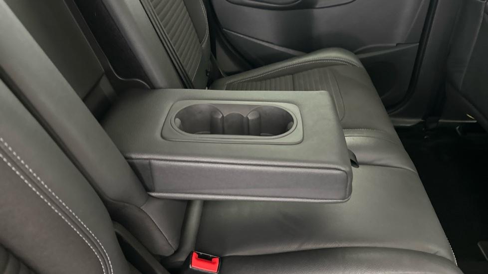 Rear Armrest/ Cup Holder