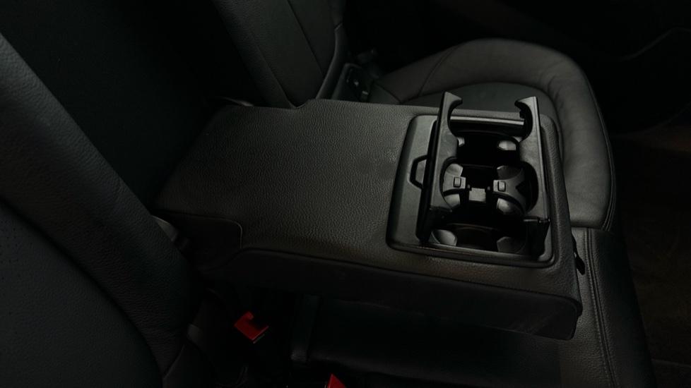 Rear Armrest/ Cup Holder