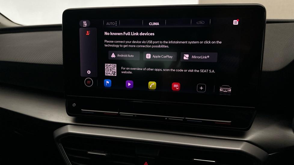 Apple Car Play & Android Auto