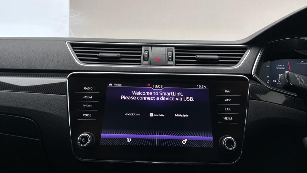 Apple CarPlay/Android Auto 