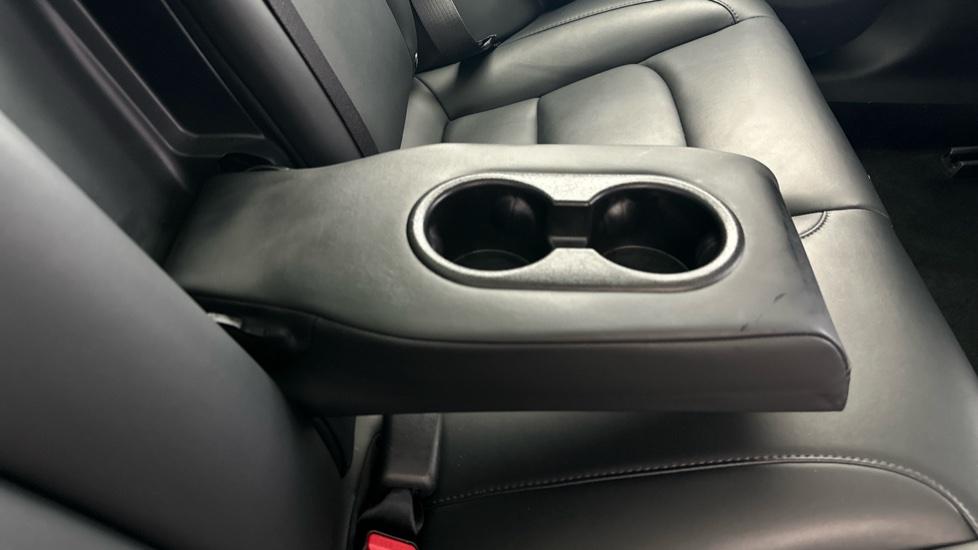 Rear Armrest/ Cup Holder