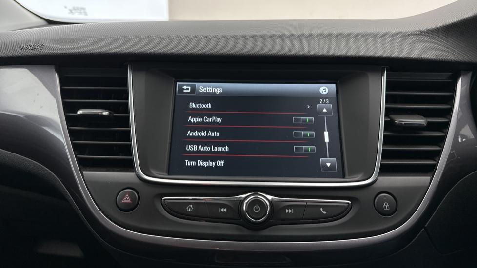 Apple CarPlay/Android Auto 