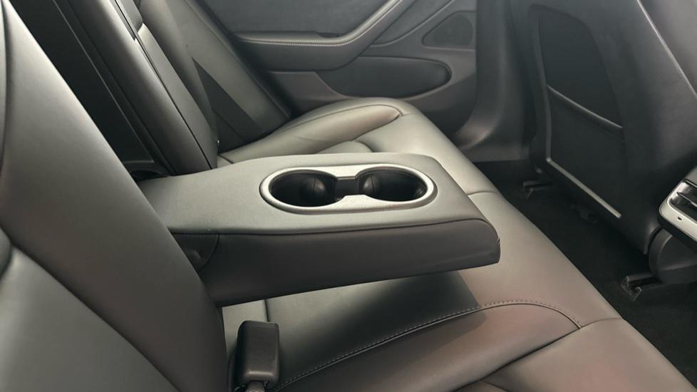 Rear Armrest/ Cup Holder