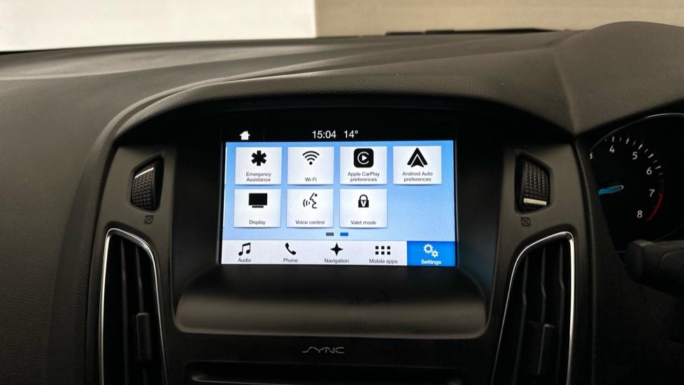 Apple Car Play & Android Auto