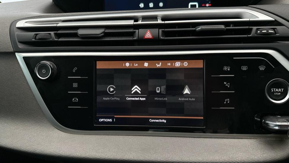 Apple Car Play & Android Auto