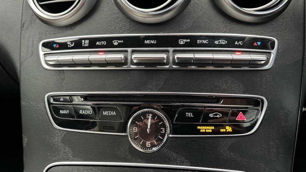 Air Conditioning /Dual Climate Control 