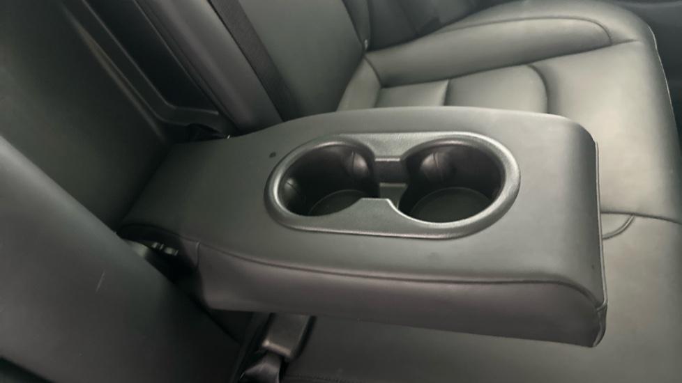 Rear Armrest/ Cup Holder