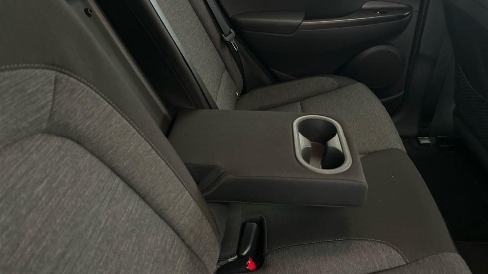 Rear Armrest/ Cup Holder