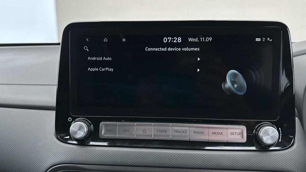 Apple Car Play & Android Auto