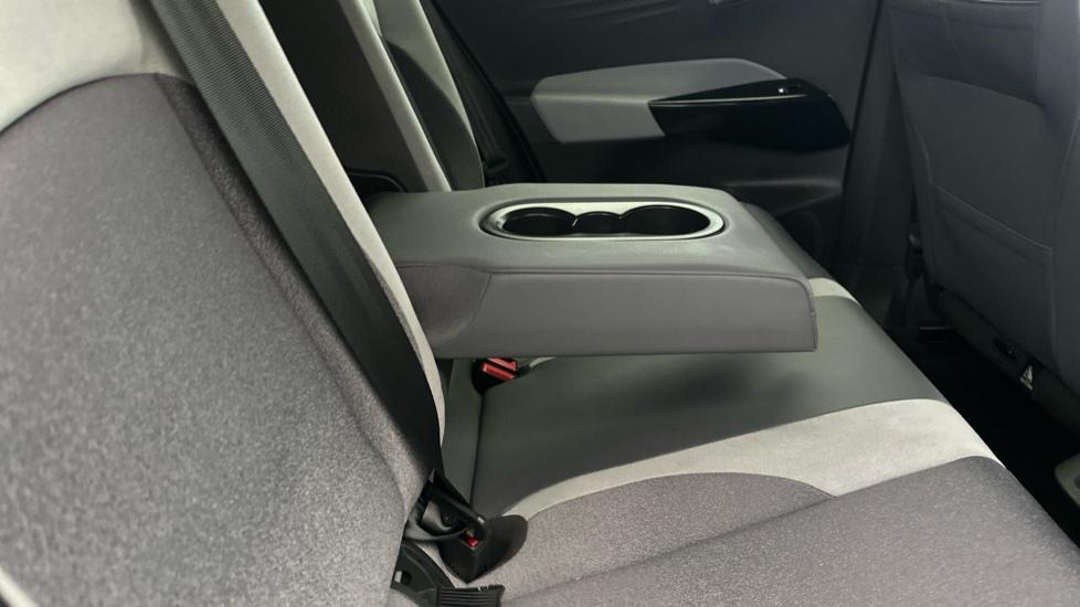 Rear Armrest/ Cup Holder