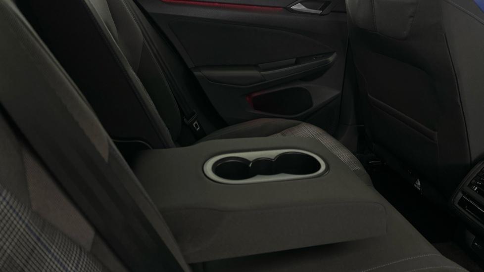 Rear Armrest/ Cup Holder