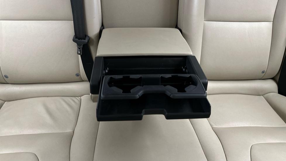 Rear Armrest/ Cup Holder