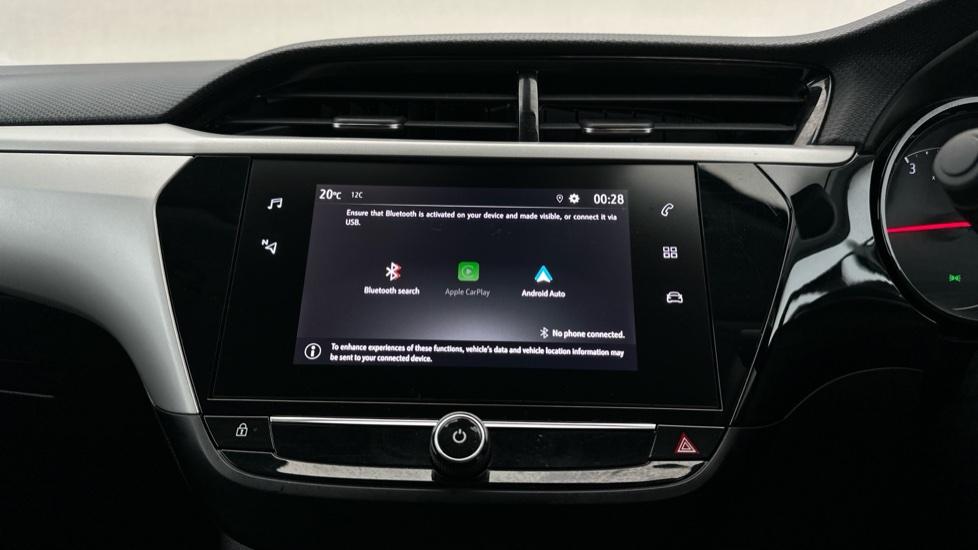 Bluetooth / Apple CarPlay / Android Auto 