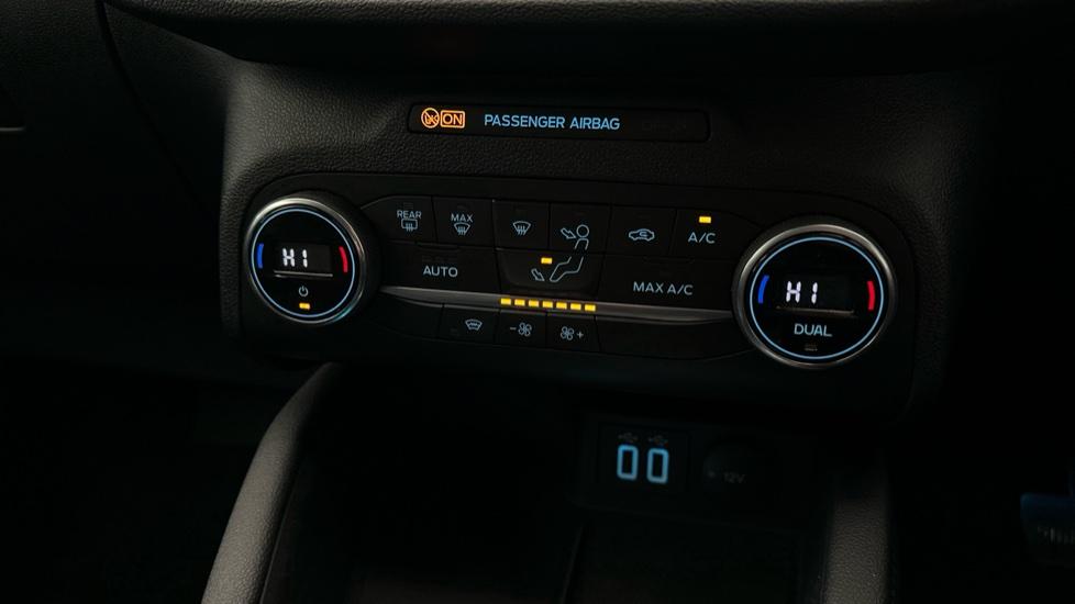 Air Conditioning /Dual Climate Control 