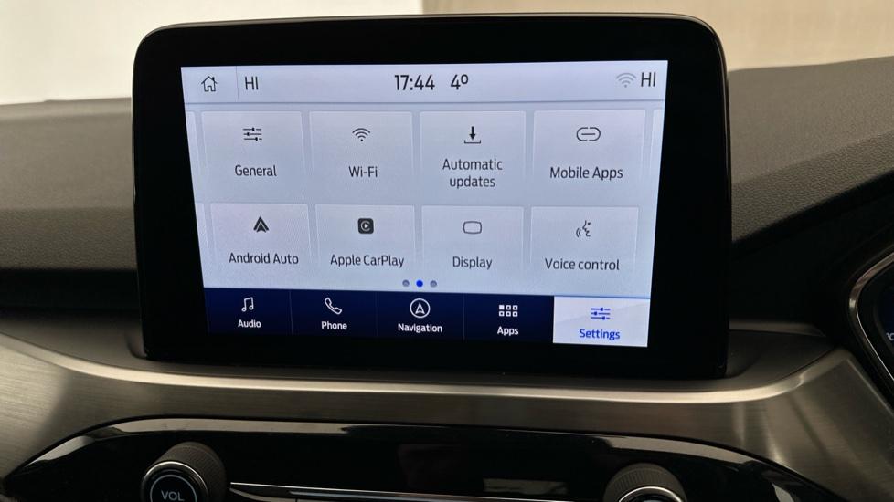 Apple Car Play & Android Auto