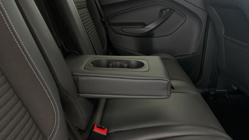 Rear Armrest/ Cup Holder