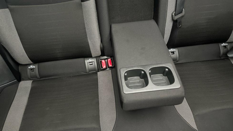 Rear Armrest/ Cup Holder