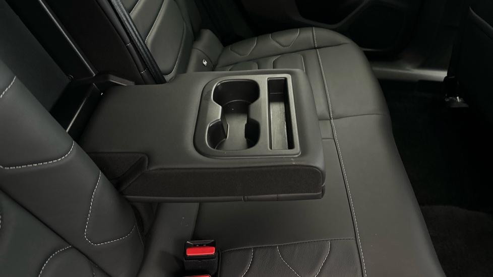 Rear Armrest/ Cup Holder